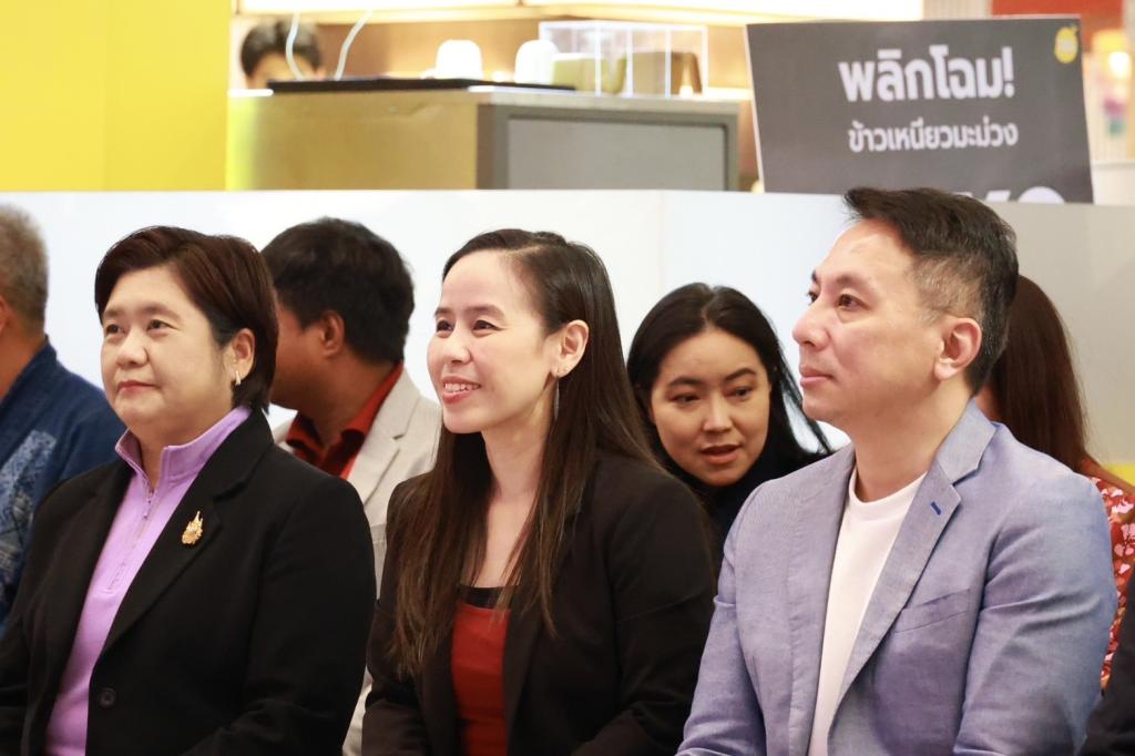 “รองอธิบดีดวงดาว” ร่วมแสดงความยินดี Fashion Hero Brand จุดประกาย Soft Power ดันคราฟต์ไทยสู่ตลาดโลก ตามนโยบาย รมว.เอกนัฏ