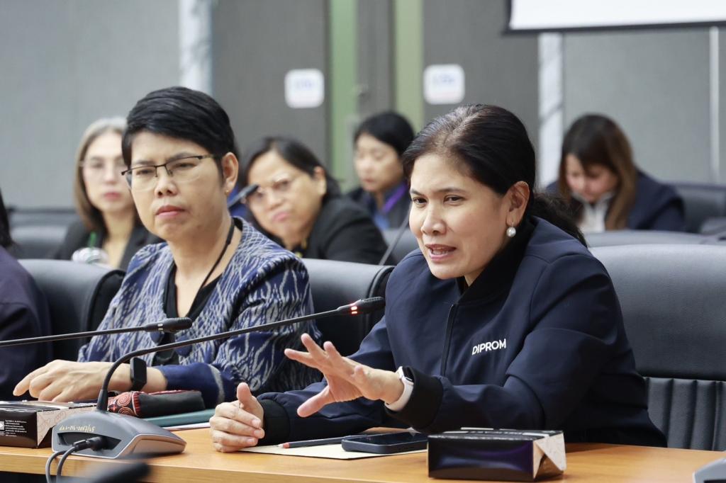 “อธิบดีณัฐฏิญา” ระดมขุนพลดีพร้อม เตรียมจัดอีเว้นท์ใหญ่ส่งท้ายปี มหกรรม “เสน่ห์ไทย” อวดโฉมอัตลักษณ์และศักยภาพ Soft Power อาหารและแฟชั่นผ่านศิลปะและวิถีชีวิตแบบไทย พร้อมหนุนพลังซอฟต์พาวเวอร์ไทยสู่สากล ตามนโยบาย รมว.เอกนัฏ