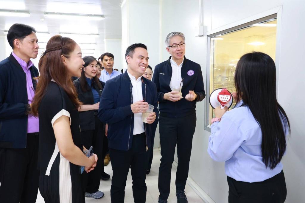 ”รมว.ขิง“ แท็คทีม “กระทรวงอุตฯ” และ ”ดีพร้อม“ ลงพื้นที่เมืองปากน้ำโพ เยี่ยมชม บ. เควีเอส รง.แปรรูปไก่สด ต้นแบบเกษตรกรรมสู่เกษตรอุตสาหกรรมอย่างยั่งยืน ตามนโยบาย รมว.เอกนัฏ