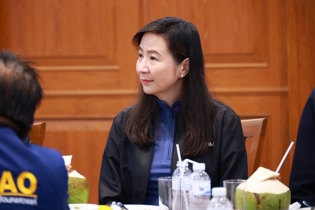 ”รมว.ขิง“ แท็คทีม “กระทรวงอุตฯ” และ ”ดีพร้อม“ ลงพื้นที่เมืองปากน้ำโพ เยี่ยมชม บ. เควีเอส รง.แปรรูปไก่สด ต้นแบบเกษตรกรรมสู่เกษตรอุตสาหกรรมอย่างยั่งยืน ตามนโยบาย รมว.เอกนัฏ