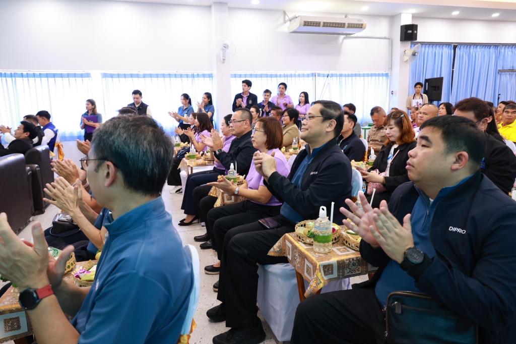 “รมว.เอกนัฏ” ลงพื้นที่ ชื่นชม “ดีพร้อม” ยกระดับ ศก.ฐานราก จังหวัดนครสวรรค์ ดึงวัตถุดิบท้องถิ่น ต่อยอดสร้างรายได้ให้ชุมชน