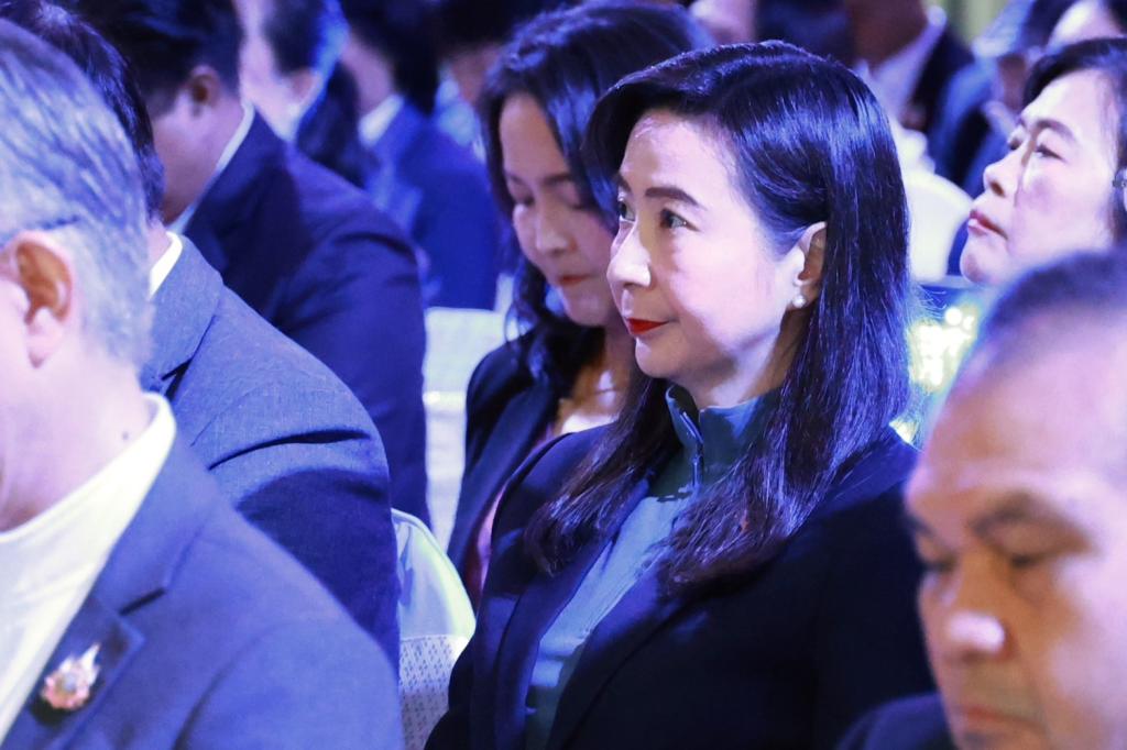 สุดยอดหน่วยงานภาครัฐ! “ดีพร้อม : ขับเคลื่อนสำเภาธุรกิจ-บนกระแสนาวาสีทอง“ ของเศรษฐกิจสังคมโลกใหม่ ด้วยเรือธงดีพร้อมที่ทันสมัย สะอาด สะดวก โปร่งใส ขจัดอุปสรรคให้อุตสาหกรรมไทย บนความภาคภูมิใจในนโยบาย รมว.เอกนัฏ ผงาดรับรางวัล ”สำเภา-นาวาทอง“ ปี 68