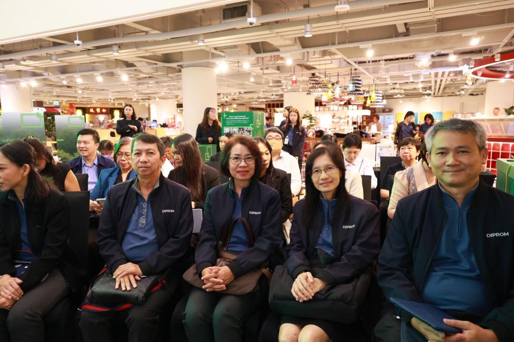 “ดีพร้อม” โชว์ความสำเร็จ 13 ต้นแบบ ขับเคลื่อนธุรกิจ SMEs สู่คาร์บอนต่ำ ด้วย BCG Model รับมาตรฐานใหม่โลก พร้อมลดก๊าซเรือนกระจกกว่า 120,000 ตันคาร์บอนไดออกไซด์เทียบเท่า (tCO2eq)