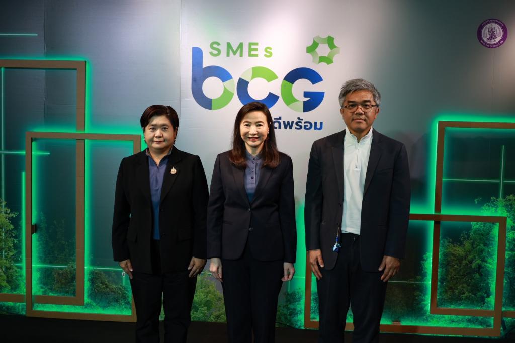 “ดีพร้อม” โชว์ความสำเร็จ 13 ต้นแบบ ขับเคลื่อนธุรกิจ SMEs สู่คาร์บอนต่ำ ด้วย BCG Model รับมาตรฐานใหม่โลก พร้อมลดก๊าซเรือนกระจกกว่า 120,000 ตันคาร์บอนไดออกไซด์เทียบเท่า (tCO2eq)