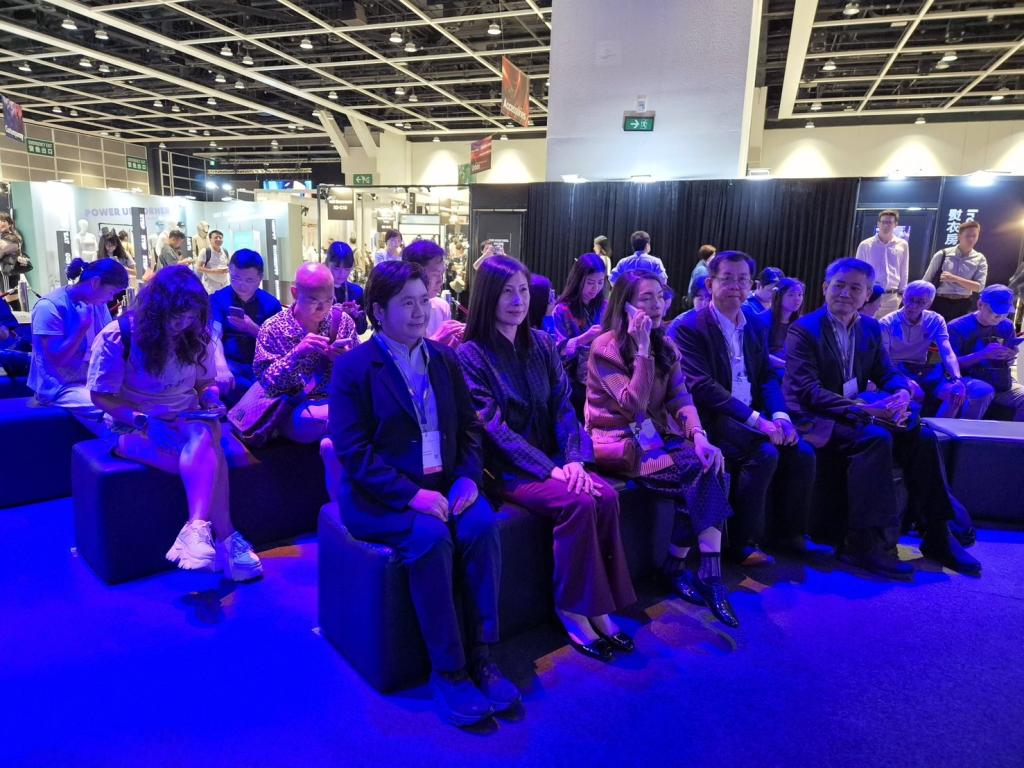 “ดีพร้อม” จุดประกาย เพิ่มศักยภาพผู้ประกอบการไทยในงาน CENTRESTAGE 2025 บนเวทีแฟชั่นงานใหญ่ระดับเอเชีย