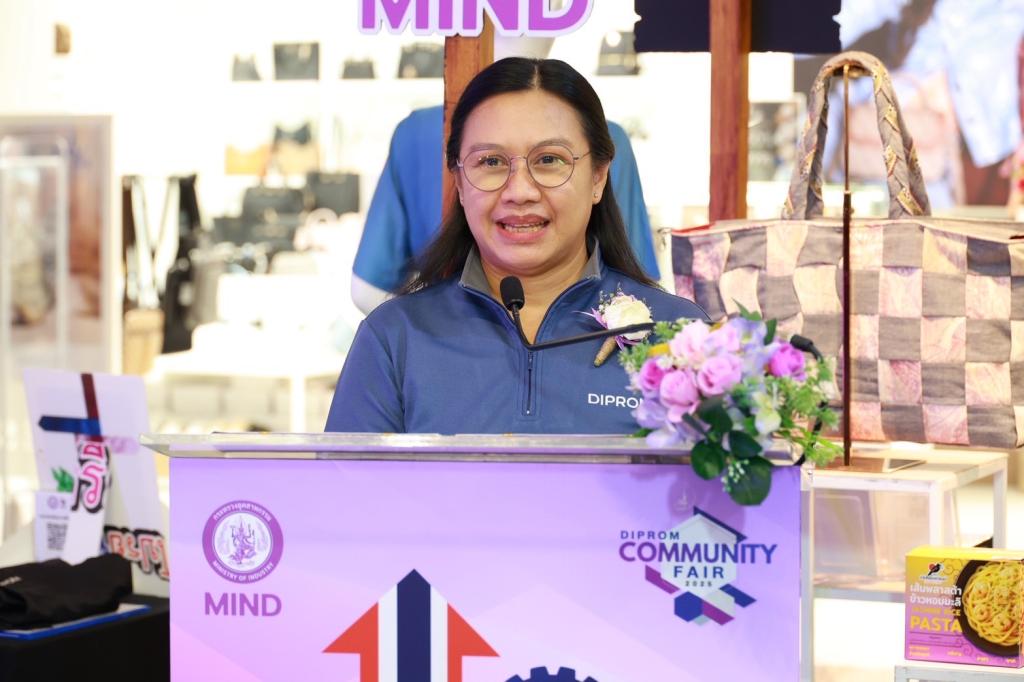 “ดีพร้อม” เปิดพื้นที่ “Community Fair 2025” เชื่อมตลาด ผปก. ชุมชนภาคเหนือล่างและกลางบน ให้โอกาสโตไกล สร้างรายได้ กระตุ้น ศก. ในพื้นที่ให้ยั่งยืน ตามนโยบาย “อธิบดีณัฏฐิญา”