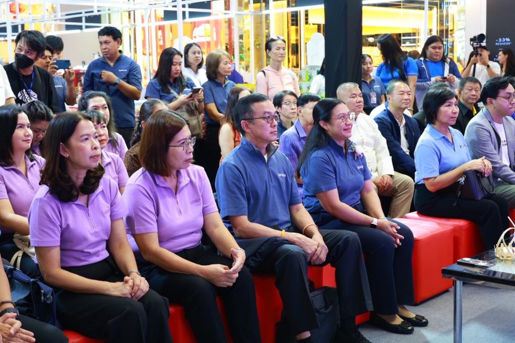 “ดีพร้อม” เปิดพื้นที่ “Community Fair 2025” เชื่อมตลาด ผปก. ชุมชนภาคเหนือล่างและกลางบน ให้โอกาสโตไกล สร้างรายได้ กระตุ้น ศก. ในพื้นที่ให้ยั่งยืน ตามนโยบาย “อธิบดีณัฏฐิญา”