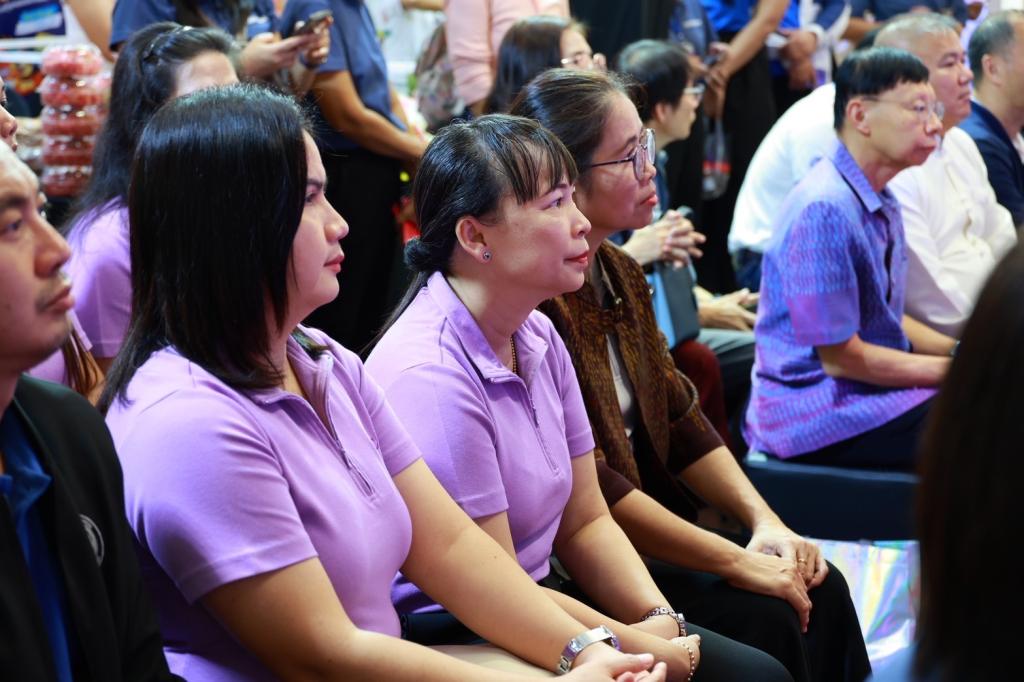 “ดีพร้อม” เปิดพื้นที่ “Community Fair 2025” เชื่อมตลาด ผปก. ชุมชนภาคเหนือล่างและกลางบน ให้โอกาสโตไกล สร้างรายได้ กระตุ้น ศก. ในพื้นที่ให้ยั่งยืน ตามนโยบาย “อธิบดีณัฏฐิญา”