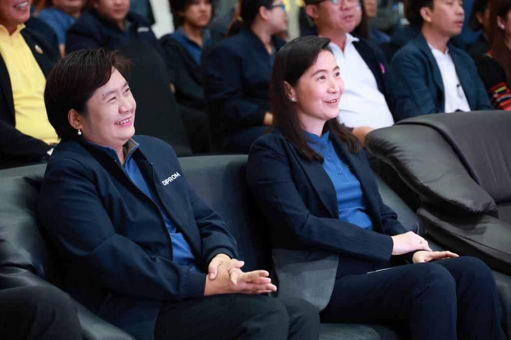 “ปลัดณัฐพล” สั่งการ “อธิบดีณัฏฐิญา“ ลงพื้นที่เมืองล้านนา เปิดตัวศูนย์ออกแบบ Thai-IDC ขยายบริการออกแบบและพัฒนาผลิตภัณฑ์สู่ภูมิภาค เดินหน้าปั้นนักออกแบบมือโปร พร้อมให้บริการครบวงจร