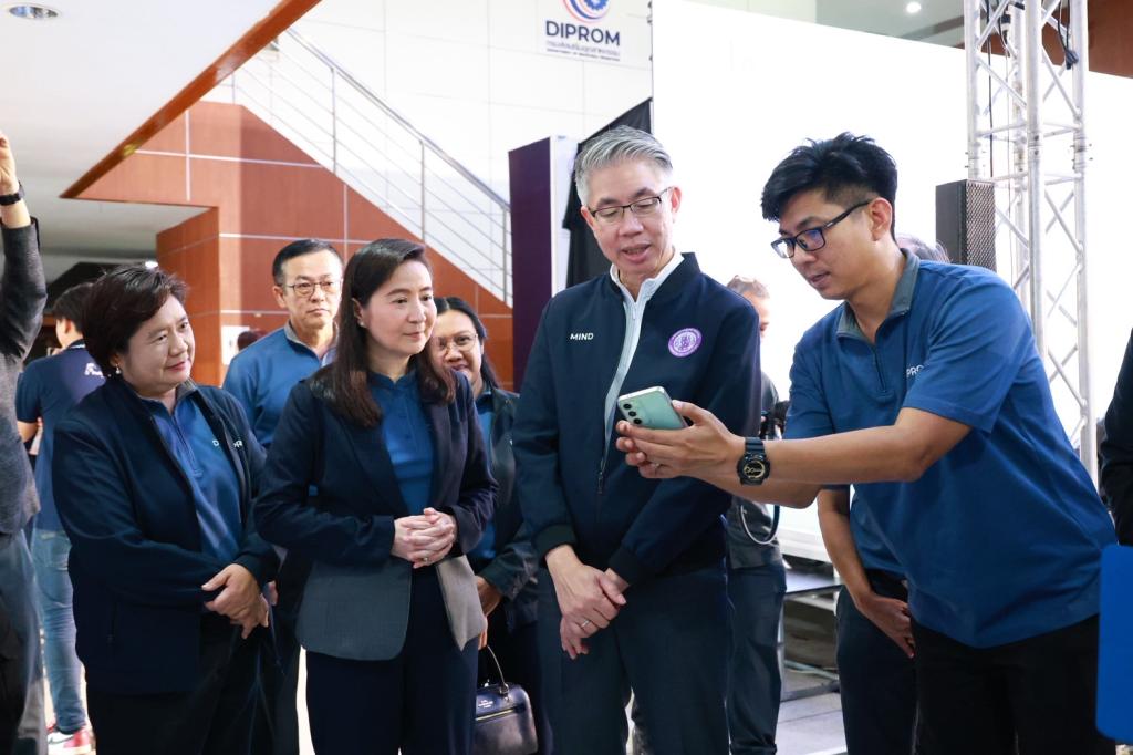 “ปลัดณัฐพล” สั่งการ “อธิบดีณัฏฐิญา“ ลงพื้นที่เมืองล้านนา เปิดตัวศูนย์ออกแบบ Thai-IDC ขยายบริการออกแบบและพัฒนาผลิตภัณฑ์สู่ภูมิภาค เดินหน้าปั้นนักออกแบบมือโปร พร้อมให้บริการครบวงจร