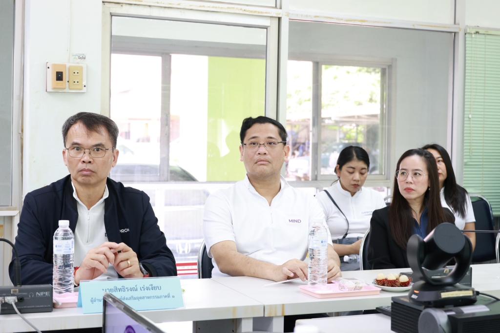 “ปลัดณัฐพล” ลงพื้นที่น่านนคร ตรวจเยี่ยม ให้กำลังใจเจ้าหน้าที่ สอจ.น่าน ที่ได้รับผลกระทบจากเหตุอุทกภัย และให้แนวทางการแก้ไขและป้องกันระยะยาว ”อธิบดีณัฏฐิญา“ ยินดีสนับสนุนส่งทีมดีพร้อมช่วยดำเนินการพัฒนาและฟื้นฟู มุ่งเน้นสร้างสุขให้บุคลากร