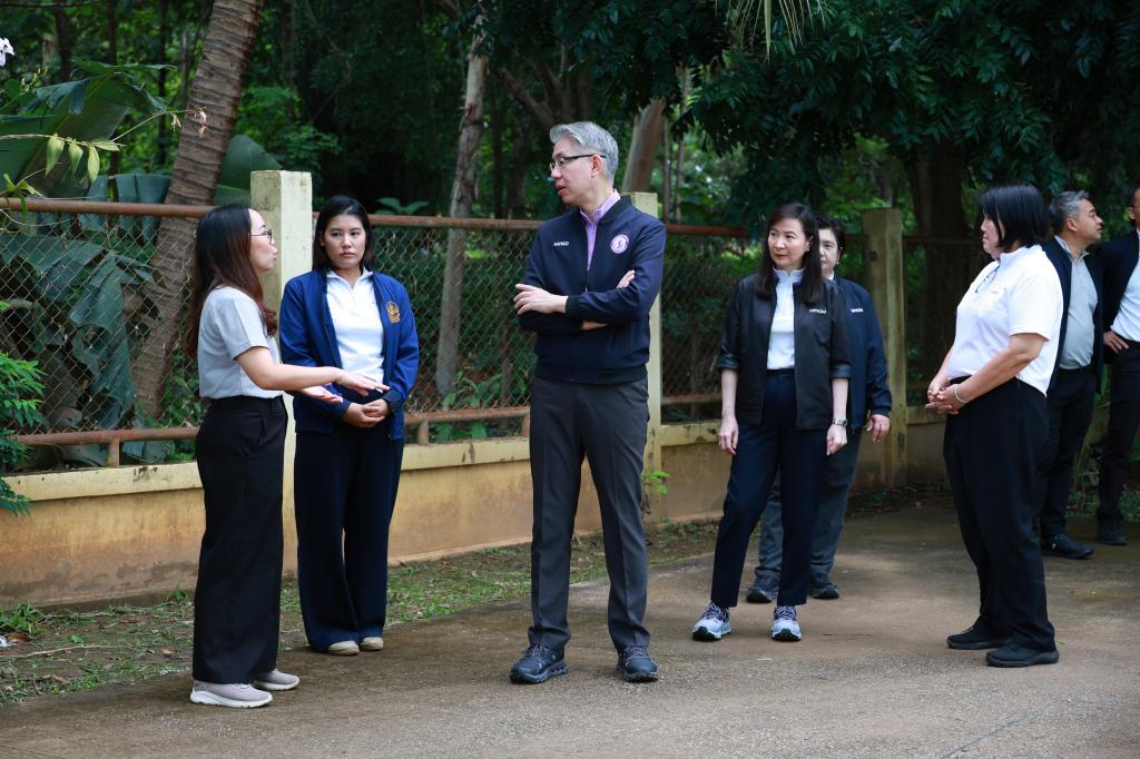 “ปลัดณัฐพล” ลงพื้นที่น่านนคร ตรวจเยี่ยม ให้กำลังใจเจ้าหน้าที่ สอจ.น่าน ที่ได้รับผลกระทบจากเหตุอุทกภัย และให้แนวทางการแก้ไขและป้องกันระยะยาว ”อธิบดีณัฏฐิญา“ ยินดีสนับสนุนส่งทีมดีพร้อมช่วยดำเนินการพัฒนาและฟื้นฟู มุ่งเน้นสร้างสุขให้บุคลากร