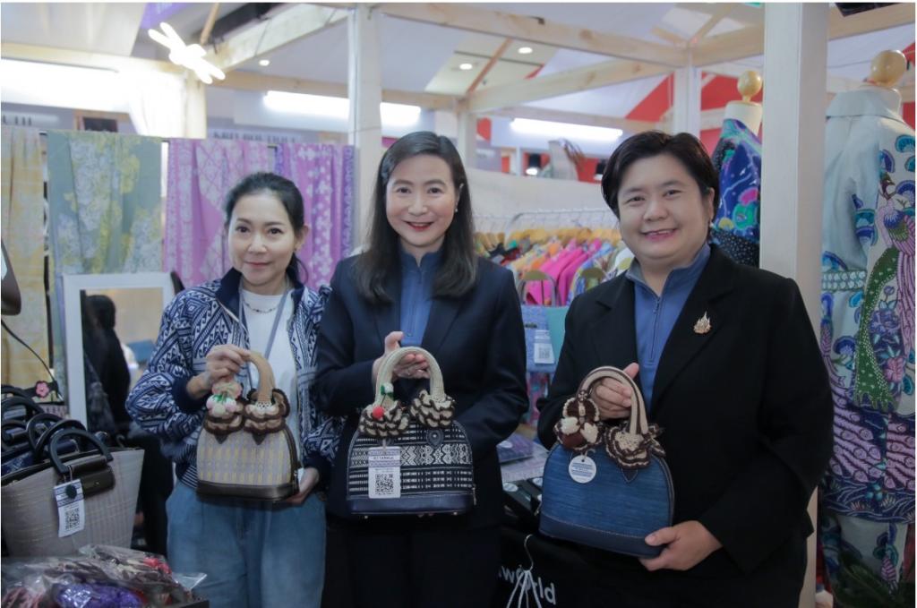 “ดีพร้อม” เปิดพื้นที่แห่งความฝัน “DIPROM DREAM LAND” โชว์ 30 แบรนด์แฟชั่น สร้างโอกาส ขับเคลื่อนพลังสร้างสรรค์ไทยสู่สากล