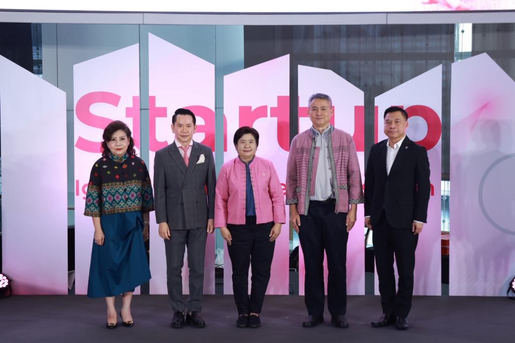 “ดีพร้อม” เผยผลสำเร็จกิจกรรม "Soft Power Startup: Ignite the Future of Fashion" ปั้นผู้ประกอบการรายใหม่สู่วงการแฟชั่น ดันซอฟต์พาวเวอร์ไทยสู่เวทีโลก