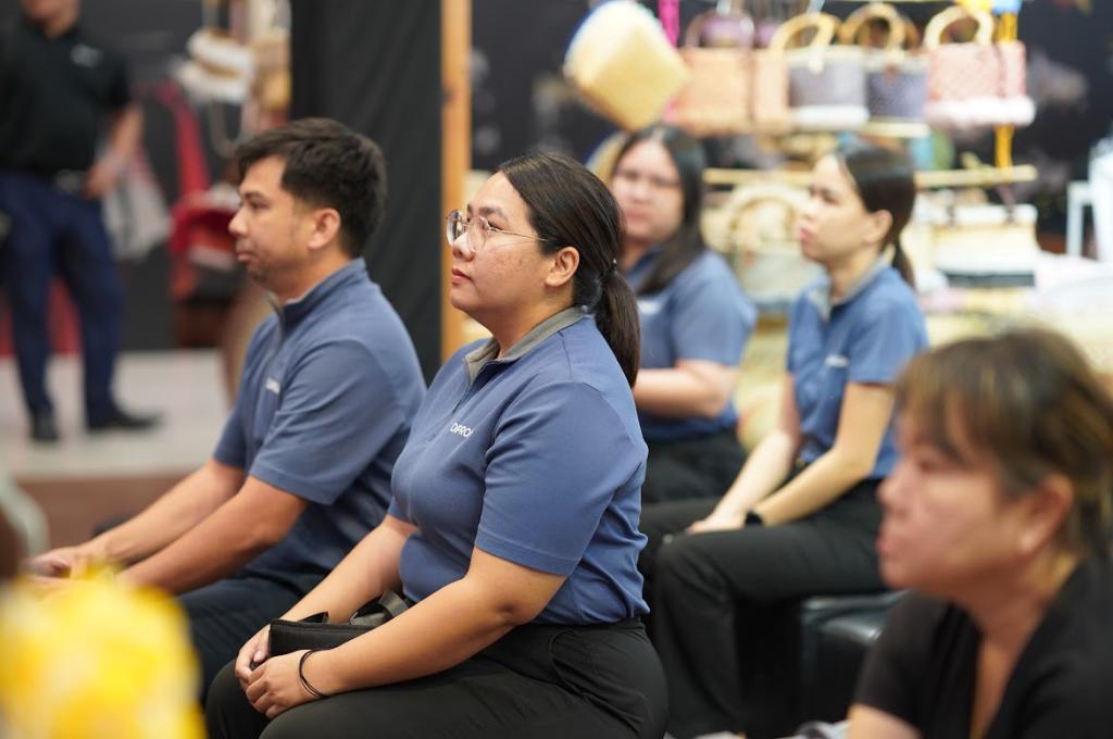 "ดีพร้อม" เปิด “ออนซอนอีสาน” ข้ามภาคบุกศรีราชา ยก 50 ผู้ประกอบการ ทดสอบตลาด หนุนเอสเอ็มอี–วิสาหกิจชุมชนสู่ตลาดสมัยใหม่
