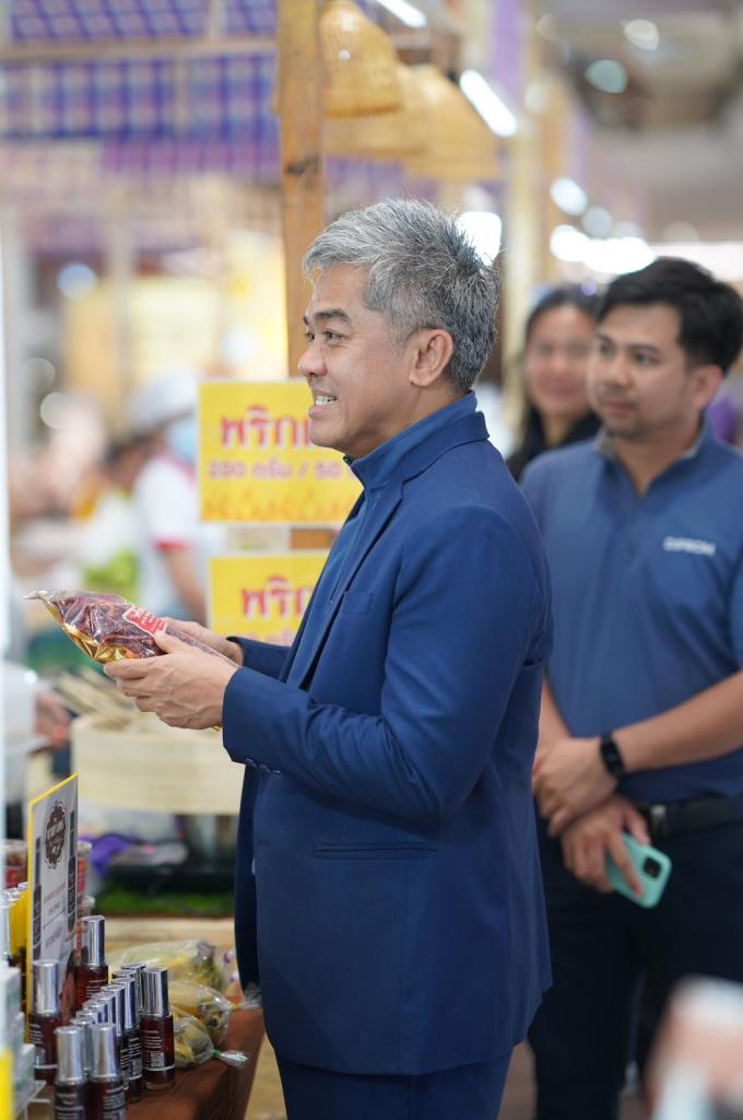 "ดีพร้อม" เปิด “ออนซอนอีสาน” ข้ามภาคบุกศรีราชา ยก 50 ผู้ประกอบการ ทดสอบตลาด หนุนเอสเอ็มอี–วิสาหกิจชุมชนสู่ตลาดสมัยใหม่