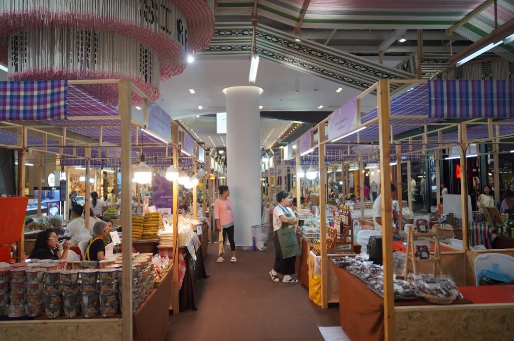"ดีพร้อม" เปิด “ออนซอนอีสาน” ข้ามภาคบุกศรีราชา ยก 50 ผู้ประกอบการ ทดสอบตลาด หนุนเอสเอ็มอี–วิสาหกิจชุมชนสู่ตลาดสมัยใหม่