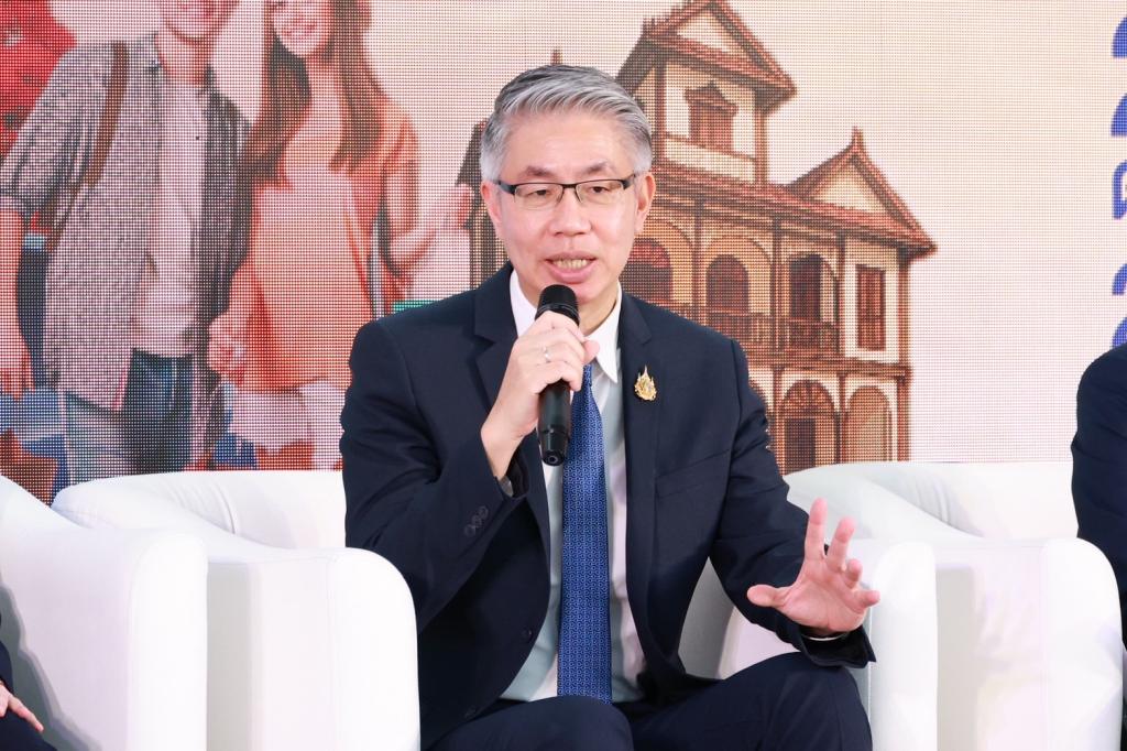 กระทรวงอุตสาหกรรม หนุน “ดีพร้อม” ลุยผนึกกำลังภาคเอกชน จัดบิ๊กอีเวนท์ อุตสาหกรรมแฟร์ 2025 “ช้อปเพลิน เดินฟิน เช็กอินลำปาง” พร้อมเปิดพื้นที่ DIPROM MICE CENTER เมืองรถม้า ยกทัพสินค้าคุณภาพราคาประหยัด หวังบูมเศรษฐกิจปลายปีกว่า 200 ล้านบาท
