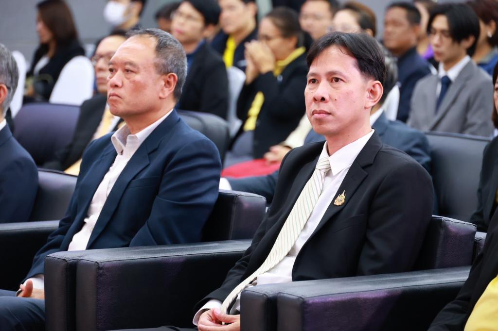 กระทรวงอุตสาหกรรม หนุน “ดีพร้อม” ลุยผนึกกำลังภาคเอกชน จัดบิ๊กอีเวนท์ อุตสาหกรรมแฟร์ 2025 “ช้อปเพลิน เดินฟิน เช็กอินลำปาง” พร้อมเปิดพื้นที่ DIPROM MICE CENTER เมืองรถม้า ยกทัพสินค้าคุณภาพราคาประหยัด หวังบูมเศรษฐกิจปลายปีกว่า 200 ล้านบาท