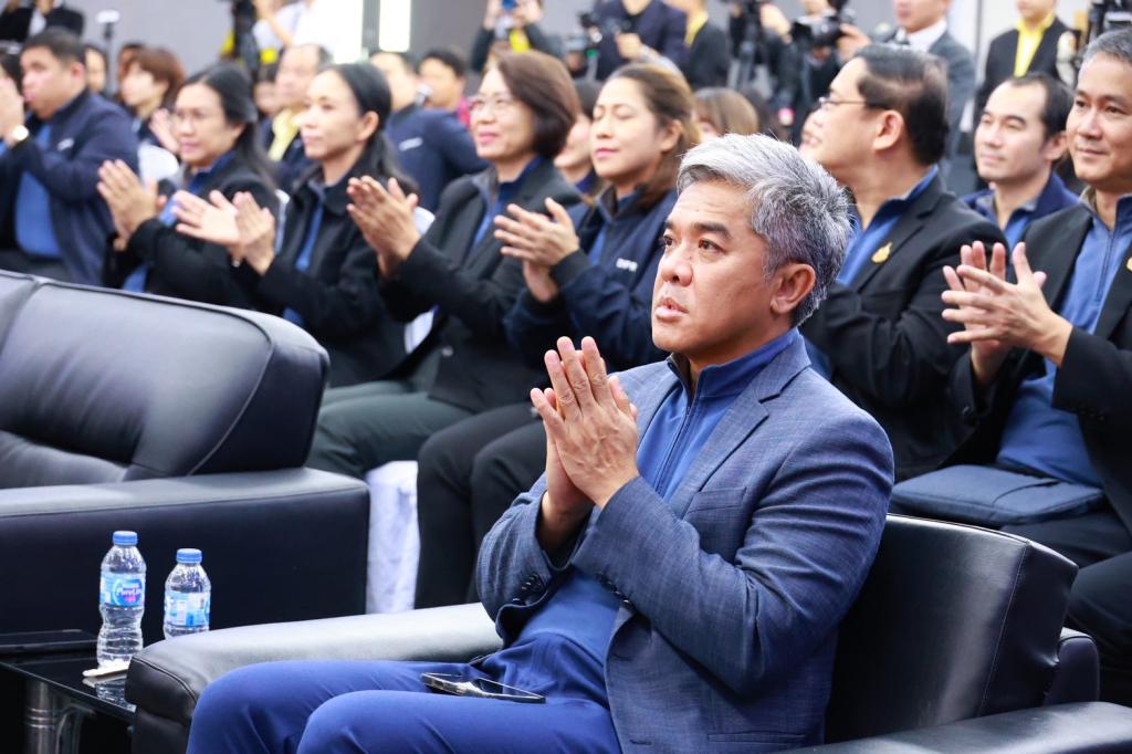 กระทรวงอุตสาหกรรม หนุน “ดีพร้อม” ลุยผนึกกำลังภาคเอกชน จัดบิ๊กอีเวนท์ อุตสาหกรรมแฟร์ 2025 “ช้อปเพลิน เดินฟิน เช็กอินลำปาง” พร้อมเปิดพื้นที่ DIPROM MICE CENTER เมืองรถม้า ยกทัพสินค้าคุณภาพราคาประหยัด หวังบูมเศรษฐกิจปลายปีกว่า 200 ล้านบาท