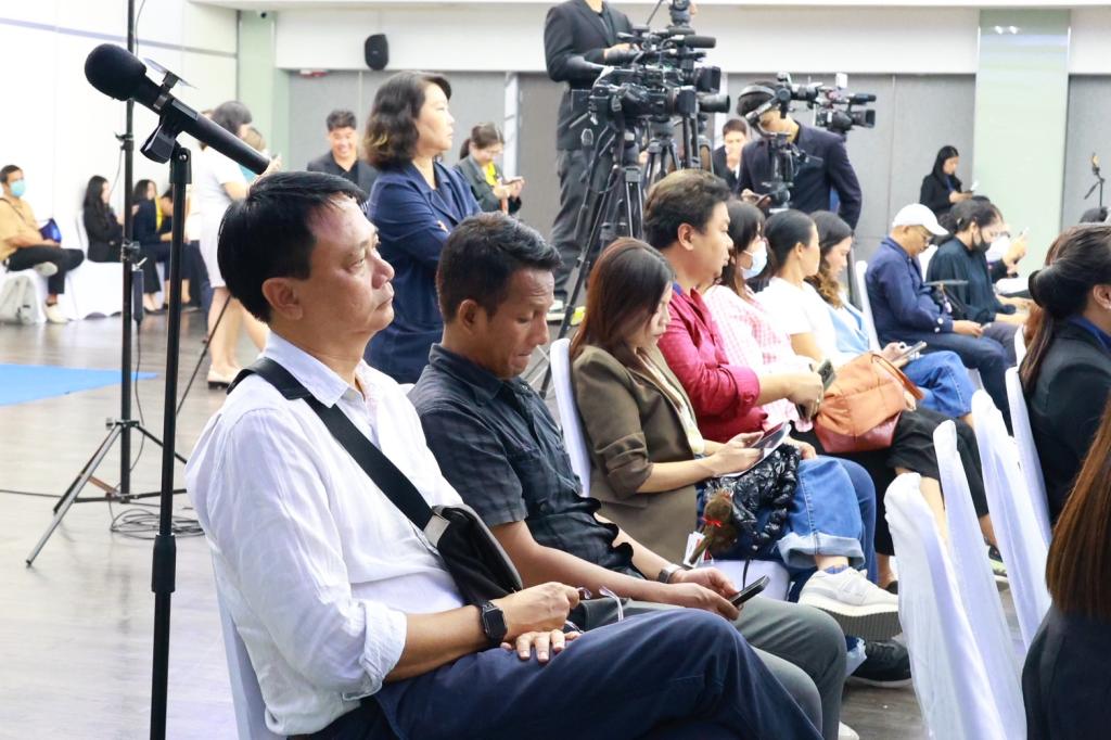 กระทรวงอุตสาหกรรม หนุน “ดีพร้อม” ลุยผนึกกำลังภาคเอกชน จัดบิ๊กอีเวนท์ อุตสาหกรรมแฟร์ 2025 “ช้อปเพลิน เดินฟิน เช็กอินลำปาง” พร้อมเปิดพื้นที่ DIPROM MICE CENTER เมืองรถม้า ยกทัพสินค้าคุณภาพราคาประหยัด หวังบูมเศรษฐกิจปลายปีกว่า 200 ล้านบาท