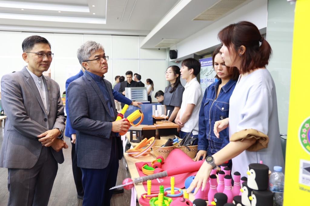 “ดีพร้อม” ปลุกไฟนักธุรกิจรุ่นใหม่ ติดอาวุธ เติมทักษะ สร้างเครือข่าย “DIPROM Young SMEs Network รุ่น2” ตอบโจทย์นโยบาย อธิบดีณัฏฐิญา คาดเกิดมูลค่าทางเศรษฐกิจกว่า 50 ล้านบาท