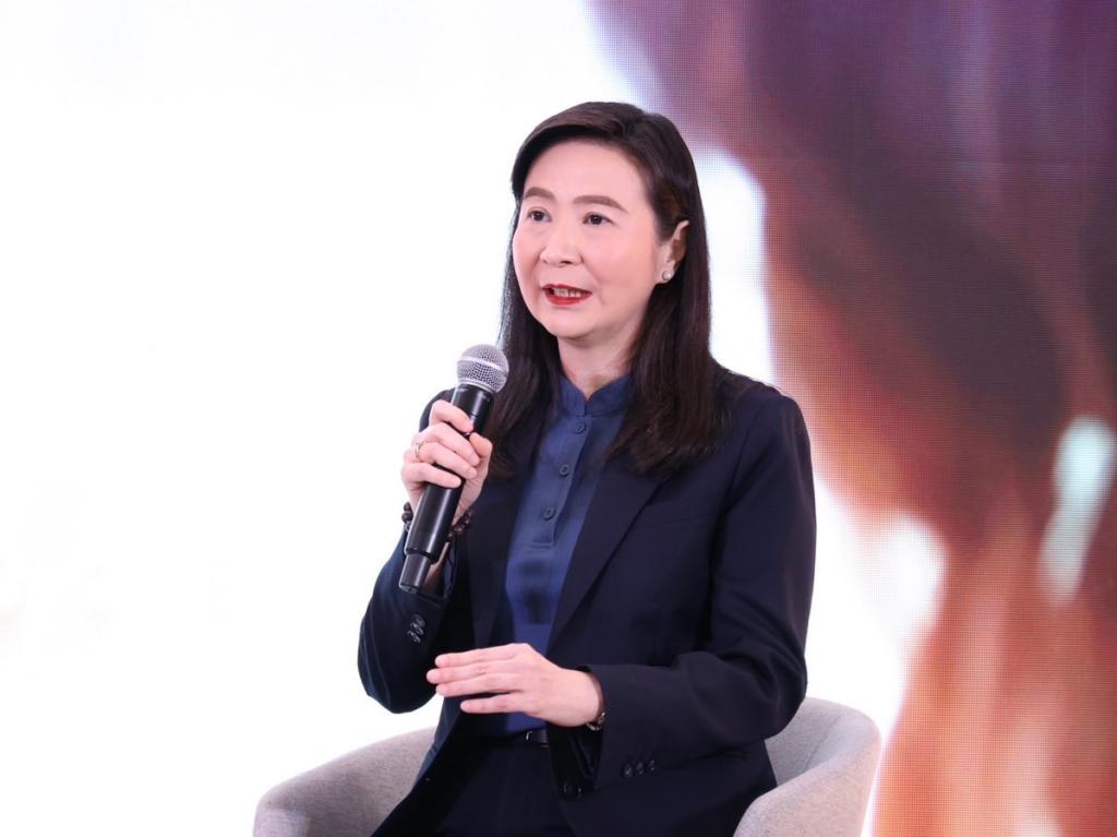 “ปลัดณัฐพล” มอบ “อธิบดีณัฏฐิญา” เป็นแม่งาน ลุยจัดบิ๊กอีเว้นท์ “มหกรรมดีพร้อมเสน่ห์ไทย : Thai Vibe by DIPROM“ โชว์สินค้าอัตลักษณ์พื้นถิ่นกว่า 400 ร้านค้า เดินหน้าดันแบรนด์ไทยสู่ศูนย์กลางอาหารและแฟชั่นระดับโลก คาดบูมเศรษฐกิจปลายปี กว่า 250 ล้านบาท