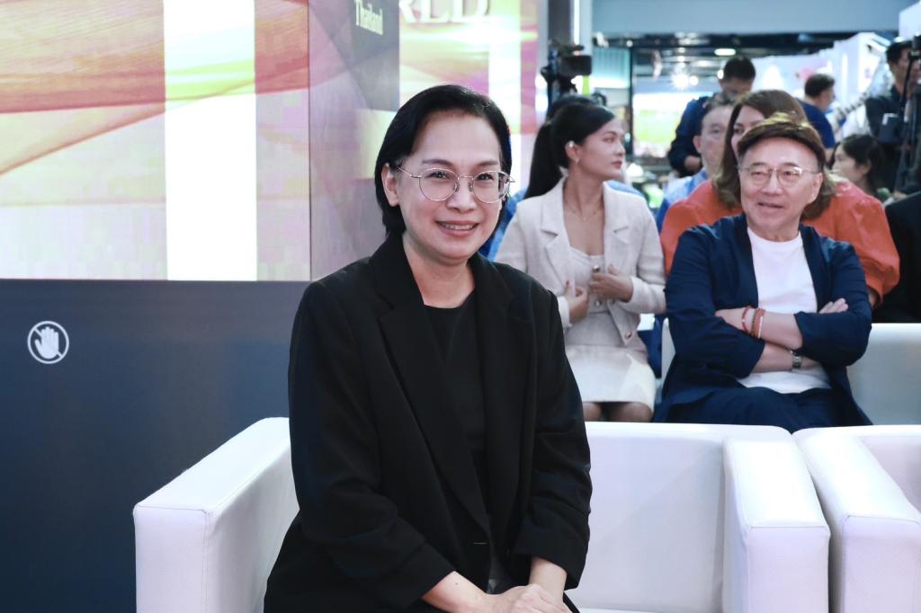“ดีพร้อม” โชว์ผลงานอัปสกิลบุคลากรหัตถอุตสาหกรรมไทยกว่า 100 ราย พร้อมเชื่อมโยงตลาดสากลให้โตไกล หนุนไทยสู่ศูนย์กลางงานคราฟต์สู่เวทีโลก