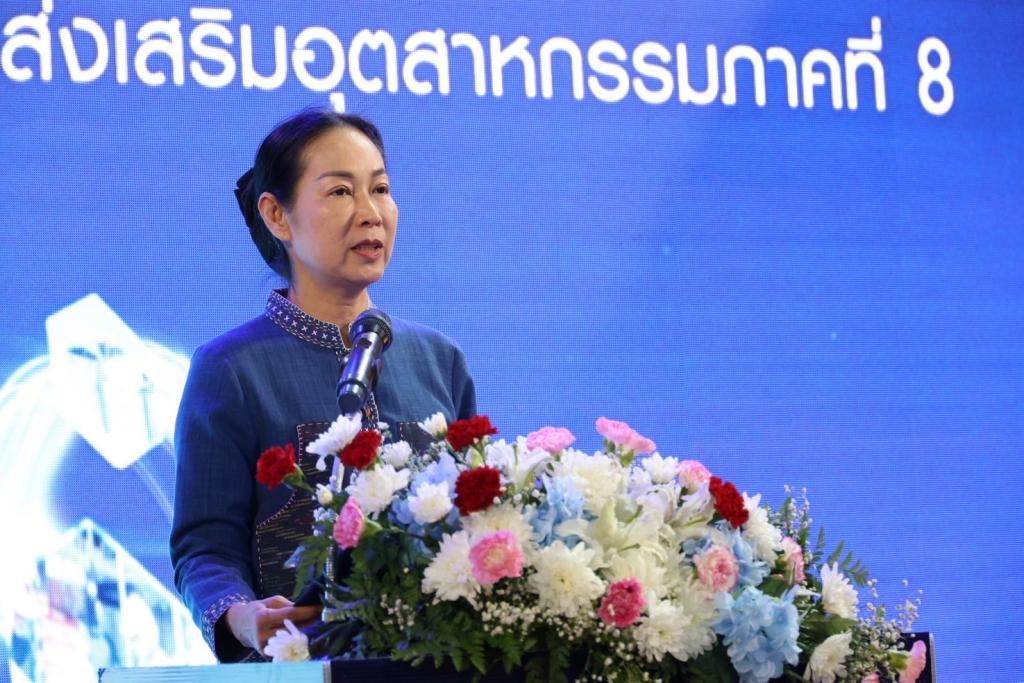 “อธิบดีณัฏฐิญา” นำทีมลงสุพรรณบุรี เปิดบ้าน DIPROM Center 8 โชว์ “ศูนย์นวัตกรรมอาหารชุมชน” ยกระดับมาตรฐาน–ทักษะ–ตลาด ดันผู้ประกอบการภาคกลางตะวันตกสู่โมเดิร์นเทรด
