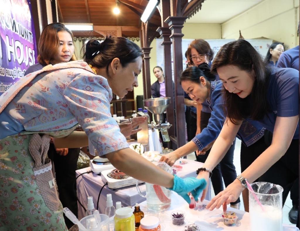 “อธิบดีณัฏฐิญา” นำทีมลงสุพรรณบุรี เปิดบ้าน DIPROM Center 8 โชว์ “ศูนย์นวัตกรรมอาหารชุมชน” ยกระดับมาตรฐาน–ทักษะ–ตลาด ดันผู้ประกอบการภาคกลางตะวันตกสู่โมเดิร์นเทรด
