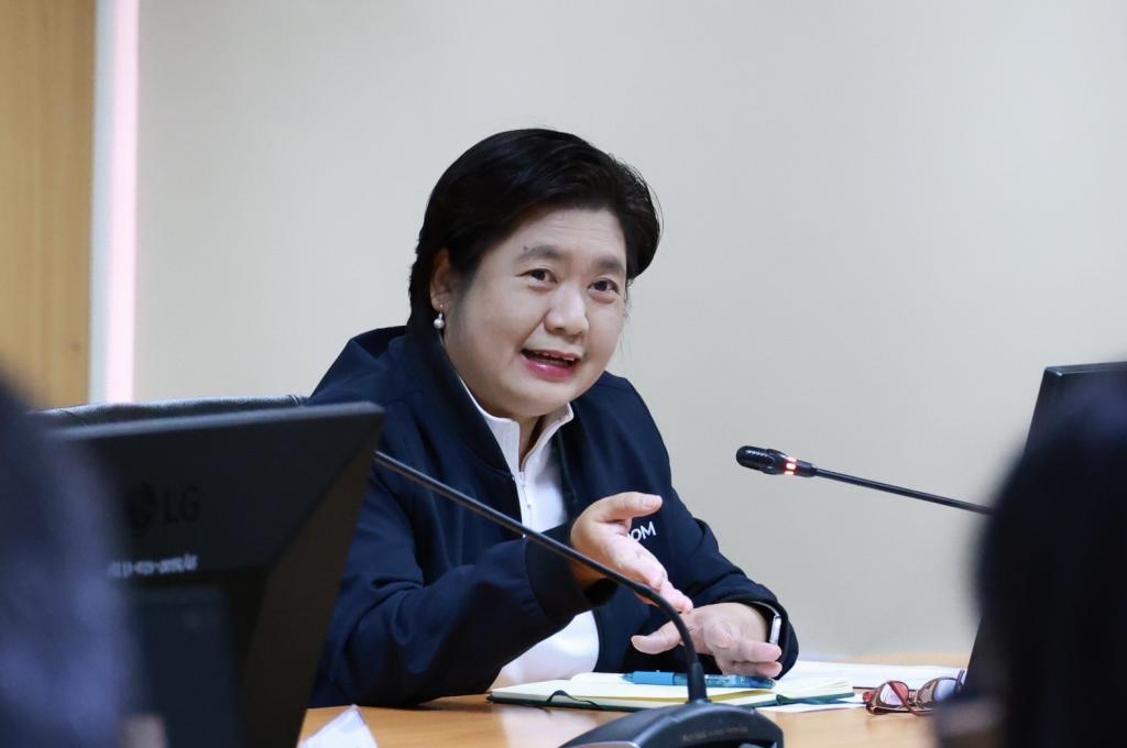 “อธิบดีณัฏฐิญา” รวมพลทีมบริหารงานดีพร้อม เร่งติดตามการเบิกจ่ายงบประมาณโค้งสุดท้าย พร้อมวางแผนการปฏิบัติงานปี 69 เน้นการสร้างมาตรฐาน ต่อยอดให้เอสเอ็มไทย เข้าสู่ตลาดใหม่ ตอกย้ำสินค้าไทยสามารถโตไกลสู่สากล