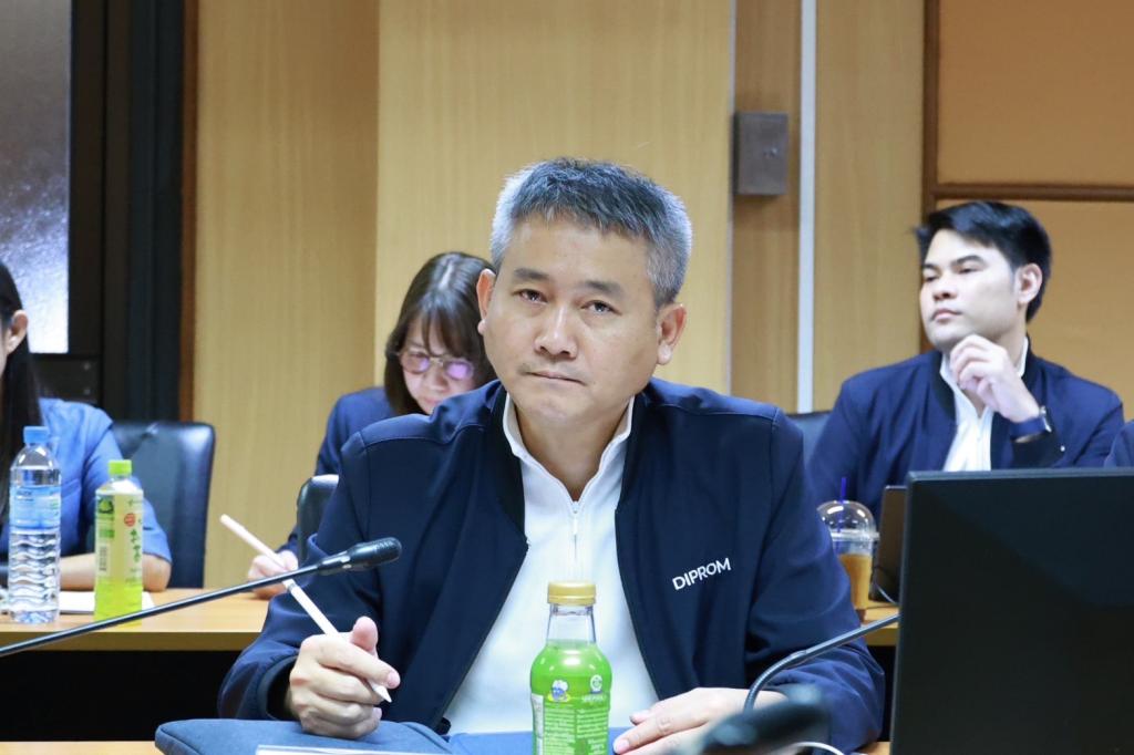 “อธิบดีณัฏฐิญา” รวมพลทีมบริหารงานดีพร้อม เร่งติดตามการเบิกจ่ายงบประมาณโค้งสุดท้าย พร้อมวางแผนการปฏิบัติงานปี 69 เน้นการสร้างมาตรฐาน ต่อยอดให้เอสเอ็มไทย เข้าสู่ตลาดใหม่ ตอกย้ำสินค้าไทยสามารถโตไกลสู่สากล