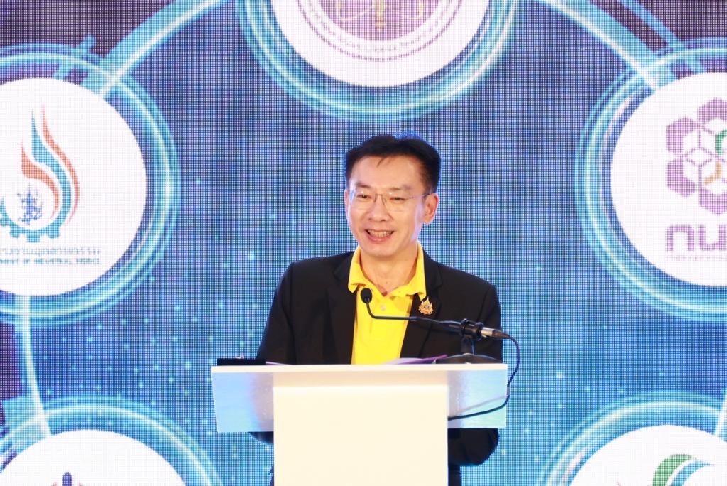 “ปลัดณัฐพล” หนุน “ดีพร้อม” ลุยผนึกกำลัง 5 หน่วยงาน ปั้น ‘นิคมฯ SMEs’ สร้างระบบนิเวศอุตสาหกรรม เชื่อมโยงห่วงโซ่อุปทาน หวังขับเคลื่อนอุตสาหกรรมไทยให้ยั่งยืนคู่ชุมชน คาดสร้างมูลค่ากว่า 1 พันล้านบาท
