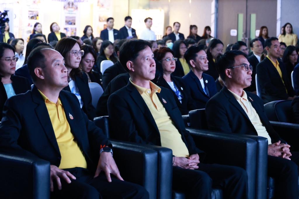 “ปลัดณัฐพล” หนุน “ดีพร้อม” ลุยผนึกกำลัง 5 หน่วยงาน ปั้น ‘นิคมฯ SMEs’ สร้างระบบนิเวศอุตสาหกรรม เชื่อมโยงห่วงโซ่อุปทาน หวังขับเคลื่อนอุตสาหกรรมไทยให้ยั่งยืนคู่ชุมชน คาดสร้างมูลค่ากว่า 1 พันล้านบาท