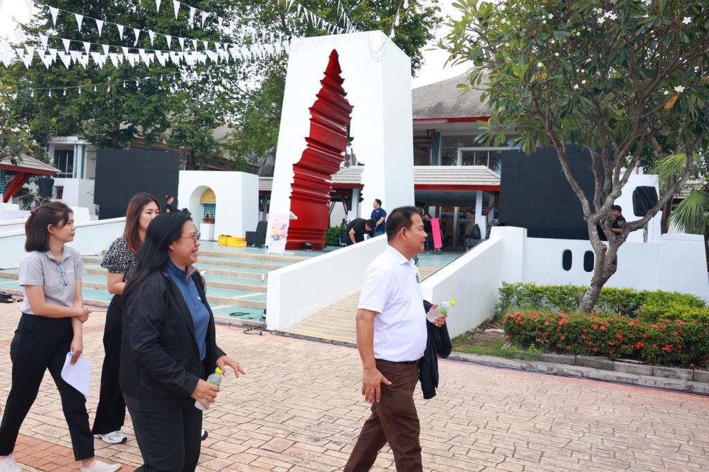 ”รองอธิบดีสุรพล“ บินตรงลำปาง ลงพื้นที่ DIPROM MICE CENTER เตรียมจัดอุตสาหกรรมแฟร์ 2025 “ช้อปเพลิน เดินฟิน เช็กอินลำปาง” 2 - 6 ตุลาคมนี้