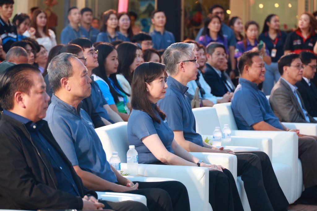 เริ่มแล้ว!! อุตสาหกรรมแฟร์ 2025 “ปลัดณัฐพล” บินตรงเมืองเขลางค์นคร นำทีม “ดีพร้อม” รวมพลังภาคเอกชน เปิดพื้นที่ DIPROM MICE CENTER เมืองรถม้า ยกทัพสินค้าคุณภาพราคาประหยัด “ช้อปเพลิน เดินฟิน เช็กอินลำปาง” เร่งบูมเศรษฐกิจปลายปีกว่า 200 ล้านบาท