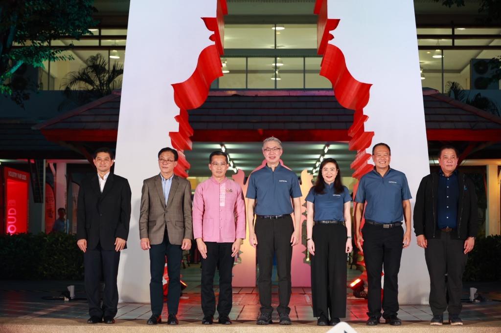 เริ่มแล้ว!! อุตสาหกรรมแฟร์ 2025 “ปลัดณัฐพล” บินตรงเมืองเขลางค์นคร นำทีม “ดีพร้อม” รวมพลังภาคเอกชน เปิดพื้นที่ DIPROM MICE CENTER เมืองรถม้า ยกทัพสินค้าคุณภาพราคาประหยัด “ช้อปเพลิน เดินฟิน เช็กอินลำปาง” เร่งบูมเศรษฐกิจปลายปีกว่า 200 ล้านบาท
