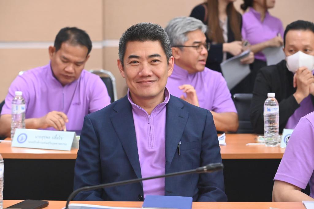 “ดีพร้อม” เข้าร่วมประชุมรับมอบนโยบาย “ธนกร” ชู 4 โมเดล “ฝ่า-ฟัน-ดึง-ดัน” ด้าน “จ่าเอก ยศสิงห์” ย้ำ ลุยงานเต็ม 120 วัน “ปิดเร็ว-เปิดเร็ว-พึ่งพาได้” ร่วมขับเคลื่อนอุตสาหกรรมไทยก้าวสู่อนาคตอย่างยั่งยืน