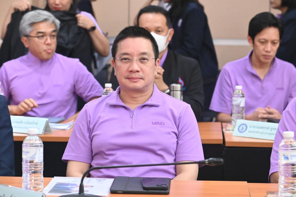 “ดีพร้อม” เข้าร่วมประชุมรับมอบนโยบาย “ธนกร” ชู 4 โมเดล “ฝ่า-ฟัน-ดึง-ดัน” ด้าน “จ่าเอก ยศสิงห์” ย้ำ ลุยงานเต็ม 120 วัน “ปิดเร็ว-เปิดเร็ว-พึ่งพาได้” ร่วมขับเคลื่อนอุตสาหกรรมไทยก้าวสู่อนาคตอย่างยั่งยืน