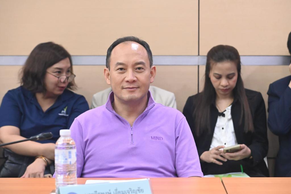 “ดีพร้อม” เข้าร่วมประชุมรับมอบนโยบาย “ธนกร” ชู 4 โมเดล “ฝ่า-ฟัน-ดึง-ดัน” ด้าน “จ่าเอก ยศสิงห์” ย้ำ ลุยงานเต็ม 120 วัน “ปิดเร็ว-เปิดเร็ว-พึ่งพาได้” ร่วมขับเคลื่อนอุตสาหกรรมไทยก้าวสู่อนาคตอย่างยั่งยืน
