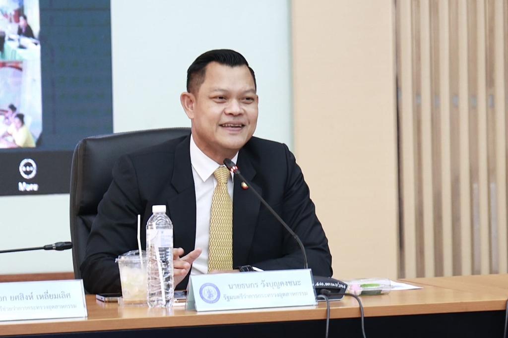 “ดีพร้อม” เข้าร่วมประชุมรับมอบนโยบาย “ธนกร” ชู 4 โมเดล “ฝ่า-ฟัน-ดึง-ดัน” ด้าน “จ่าเอก ยศสิงห์” ย้ำ ลุยงานเต็ม 120 วัน “ปิดเร็ว-เปิดเร็ว-พึ่งพาได้” ร่วมขับเคลื่อนอุตสาหกรรมไทยก้าวสู่อนาคตอย่างยั่งยืน