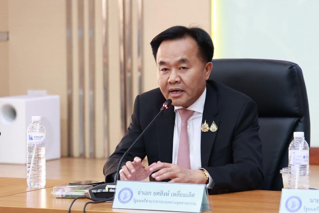 “ดีพร้อม” เข้าร่วมประชุมรับมอบนโยบาย “ธนกร” ชู 4 โมเดล “ฝ่า-ฟัน-ดึง-ดัน” ด้าน “จ่าเอก ยศสิงห์” ย้ำ ลุยงานเต็ม 120 วัน “ปิดเร็ว-เปิดเร็ว-พึ่งพาได้” ร่วมขับเคลื่อนอุตสาหกรรมไทยก้าวสู่อนาคตอย่างยั่งยืน