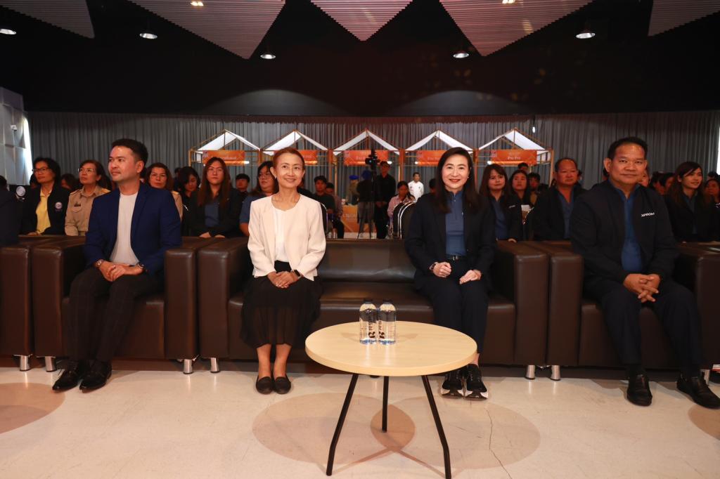 “Hidden Gems” อีสานผงาด! ดีพร้อม ดัน "เชฟชุมชน" โชว์เมนูเด็ด ยกระดับอาหารถิ่นสู่สากล สร้างมูลค่า ศก. กว่า 100 ล้านบาท