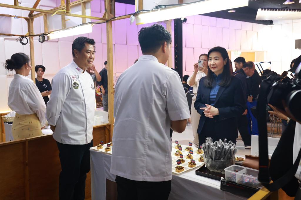“Hidden Gems” อีสานผงาด! ดีพร้อม ดัน "เชฟชุมชน" โชว์เมนูเด็ด ยกระดับอาหารถิ่นสู่สากล สร้างมูลค่า ศก. กว่า 100 ล้านบาท