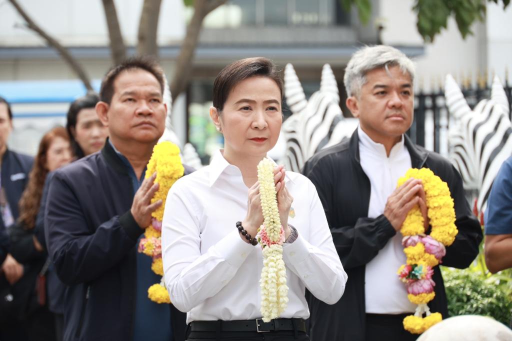 “อธิบดีณัฏฐิญา” นำทีม "ดีพร้อม" ร่วมพิธีบวงสรวง เตรียมพื้นที่พร้อมลุยงาน “มหกรรมดีพร้อมเสน่ห์ไทย : Thai Vibe by DIPROM”