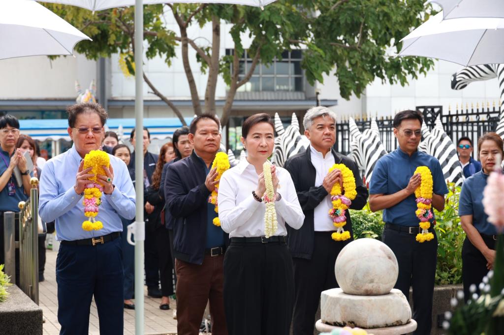 “อธิบดีณัฏฐิญา” นำทีม "ดีพร้อม" ร่วมพิธีบวงสรวง เตรียมพื้นที่พร้อมลุยงาน “มหกรรมดีพร้อมเสน่ห์ไทย : Thai Vibe by DIPROM”
