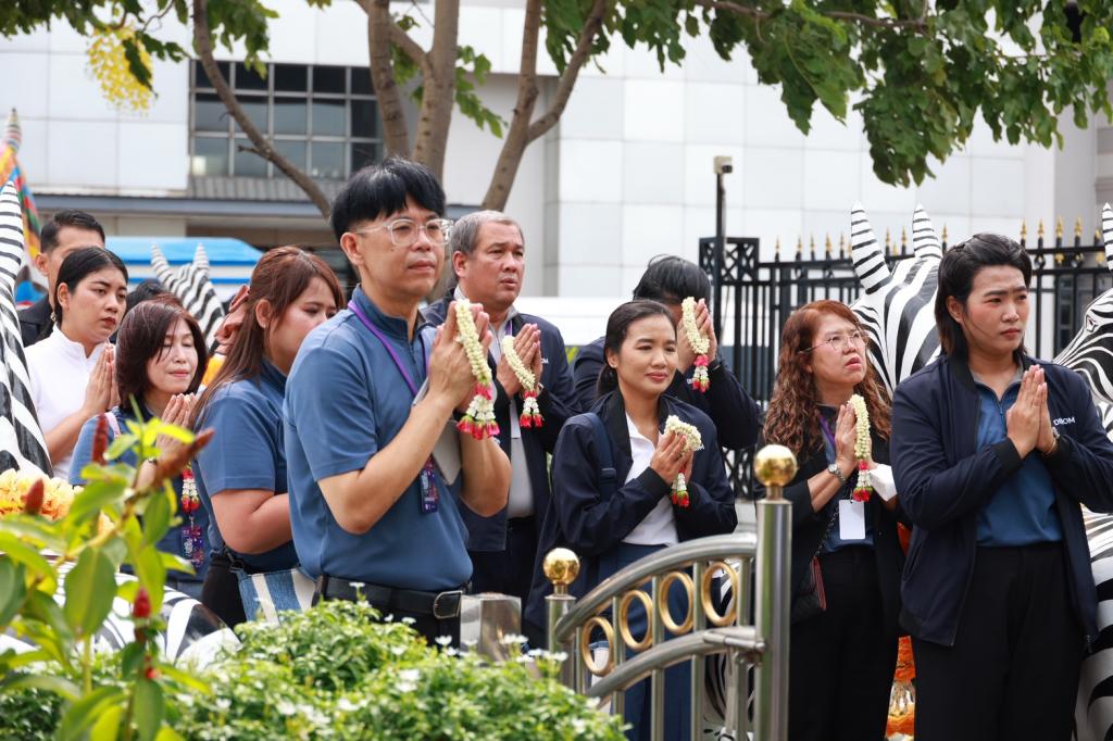 “อธิบดีณัฏฐิญา” นำทีม "ดีพร้อม" ร่วมพิธีบวงสรวง เตรียมพื้นที่พร้อมลุยงาน “มหกรรมดีพร้อมเสน่ห์ไทย : Thai Vibe by DIPROM”