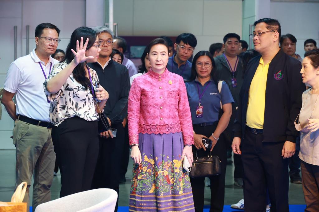 “อธิบดีณัฏฐิญา” นำทัพ “ดีพร้อม” ลงพื้นที่จริง เตรียมเปิดงานใหญ่ มหกรรม “ดีพร้อมเสน่ห์ไทย (Thai Vibe by DIPROM)” สู่การขับเคลื่อนซอฟต์พาวเวอร์ไทย