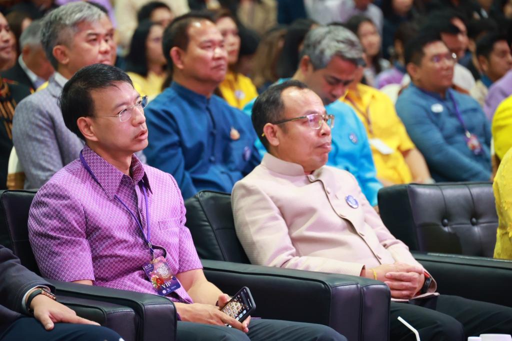 “รมว.ธนกร” เปิดงาน “มหกรรมดีพร้อมเสน่ห์ไทย” ปลุกกระแสซอฟต์พาวเวอร์ไทยรวมพลังอาหาร–แฟชั่น–ศิลป์ไทยสู่อุตสาหกรรมสร้างสรรค์โลก