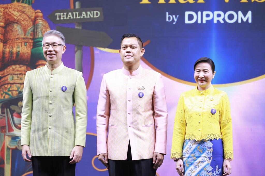 “รมว.ธนกร” เปิดงาน “มหกรรมดีพร้อมเสน่ห์ไทย” ปลุกกระแสซอฟต์พาวเวอร์ไทยรวมพลังอาหาร–แฟชั่น–ศิลป์ไทยสู่อุตสาหกรรมสร้างสรรค์โลก